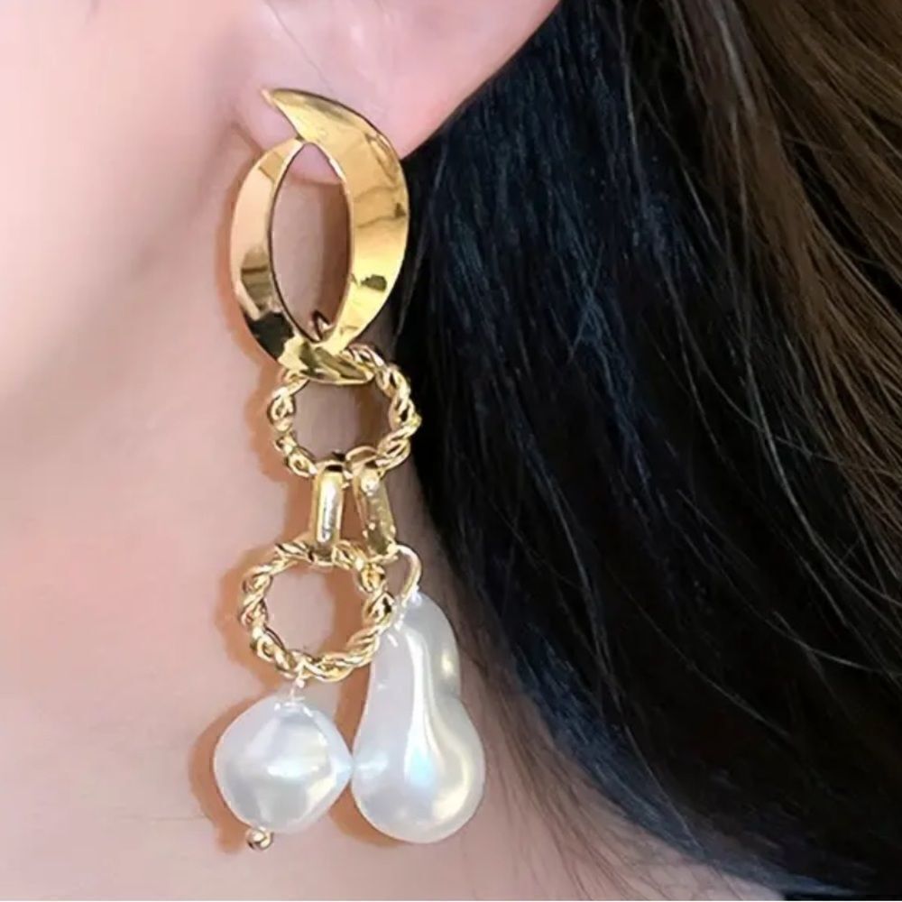Bohemian drop pearl detail earrings A384